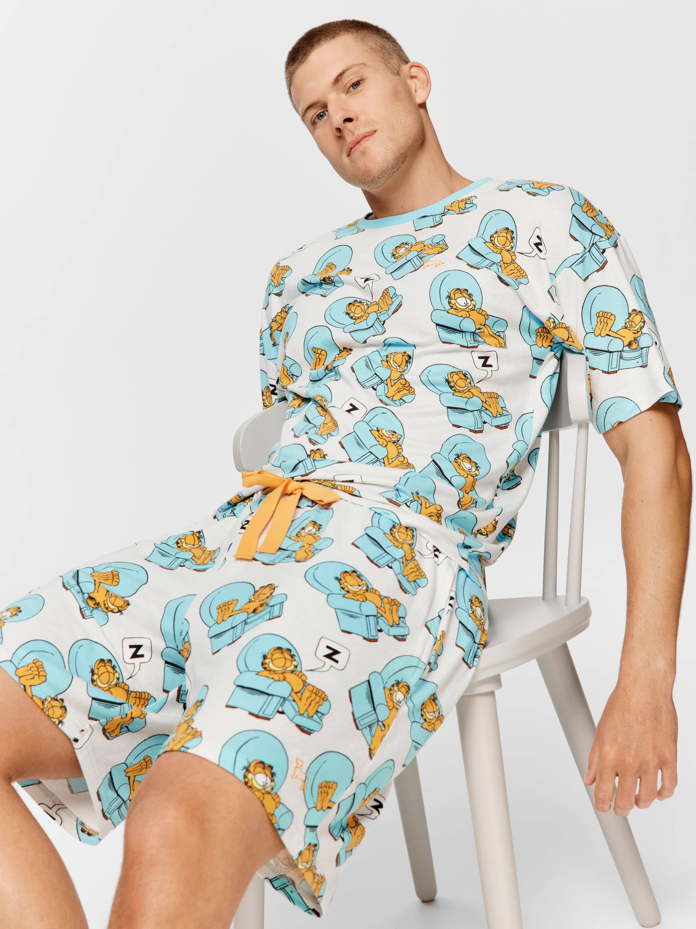 Garfield Couch Short