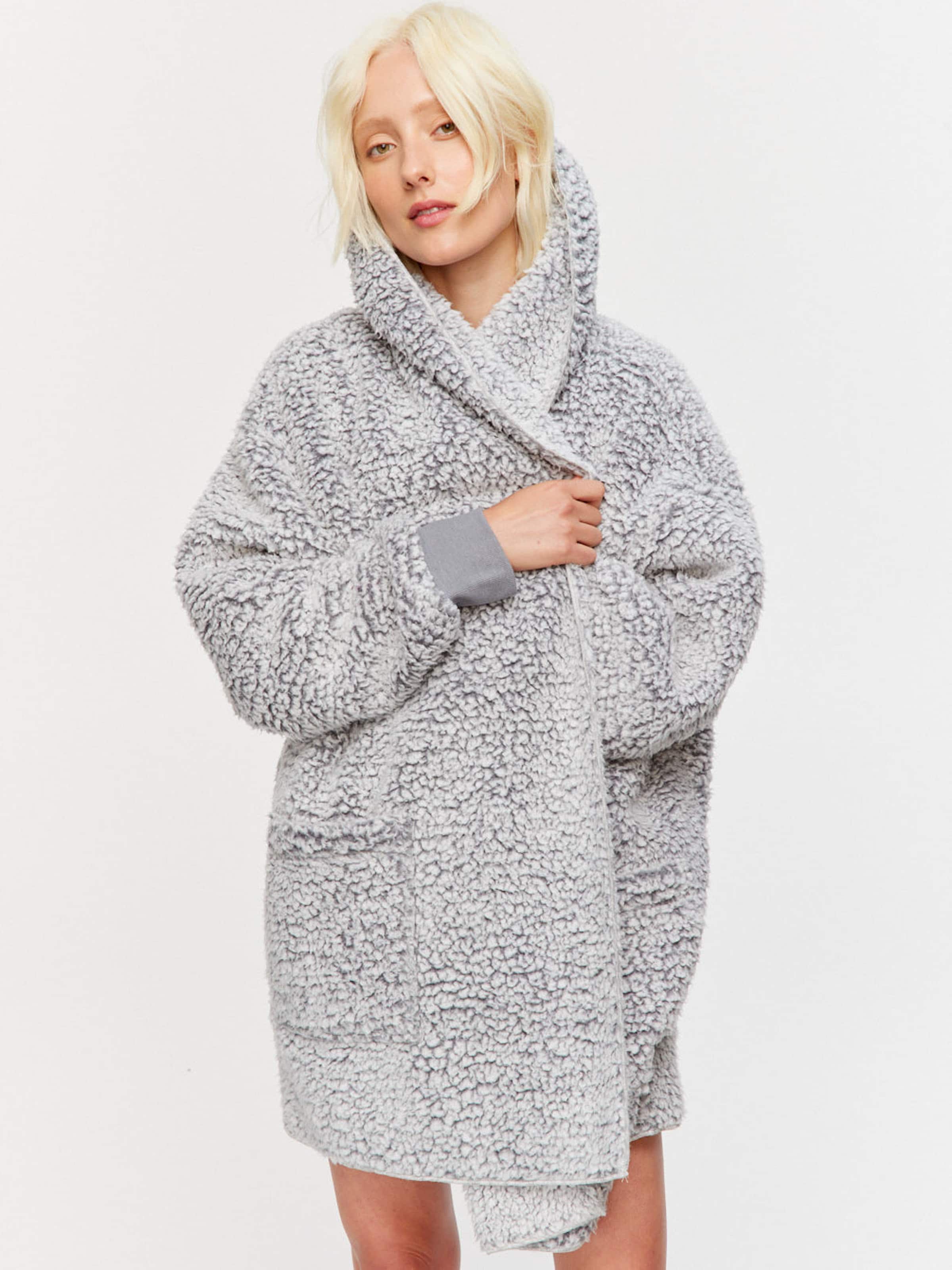 Cosy Teddy Shrug Dressing Gown