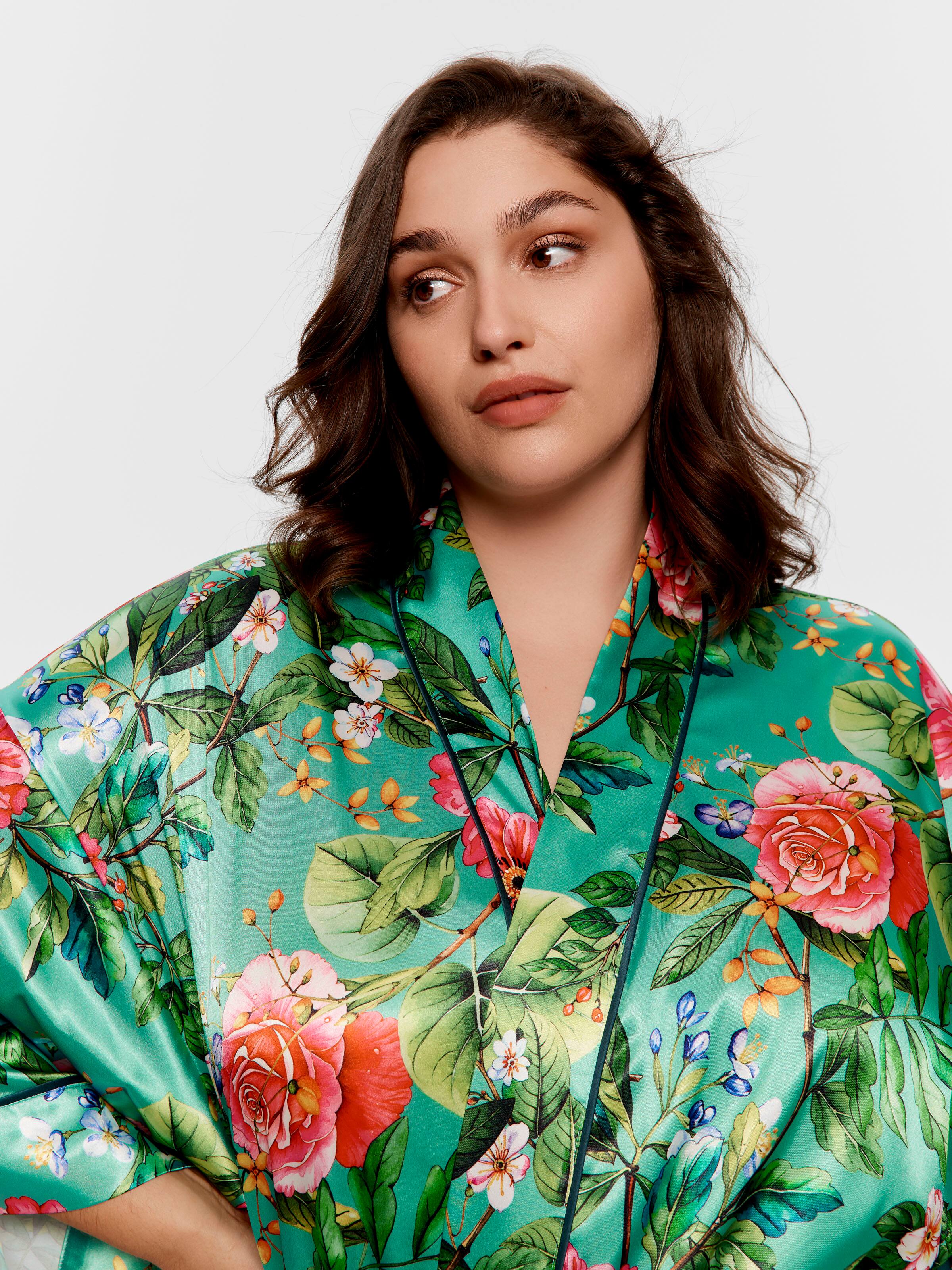 P.A. Plus Wallpaper Satin Fashion Robe